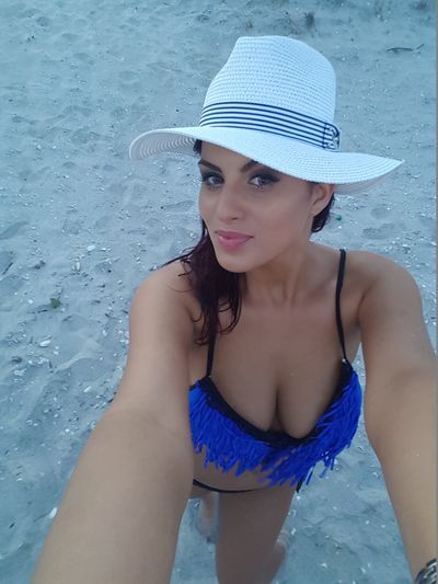 Isa Martin - Escort Girl from Huntington Beach California