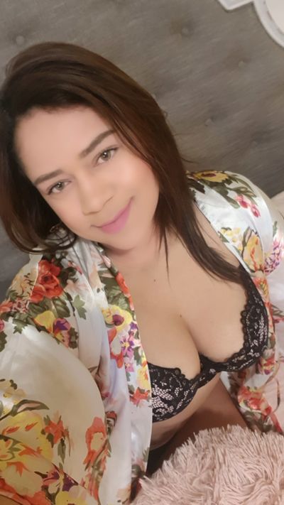 Super Busty Escort in Roseville California